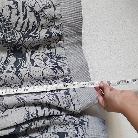 Marvel superhero sweater - Picture 4 of 4